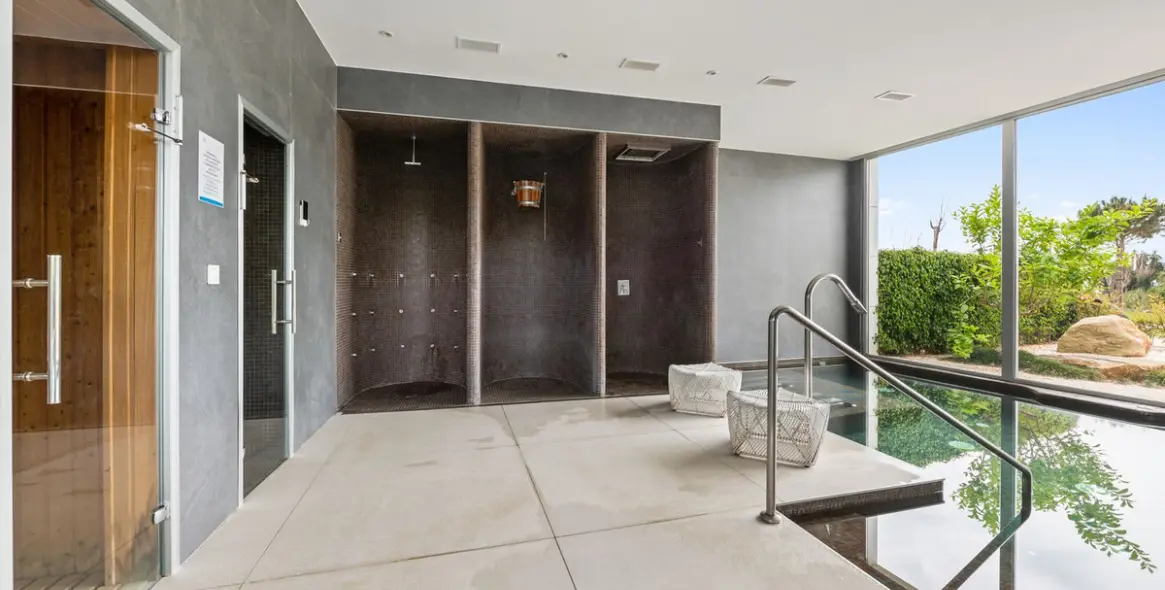 Sale of ground floor apartment in Estepona 17