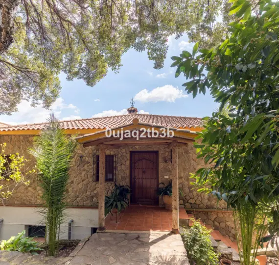 Venta de finca - cortijo en Cortes de la Frontera