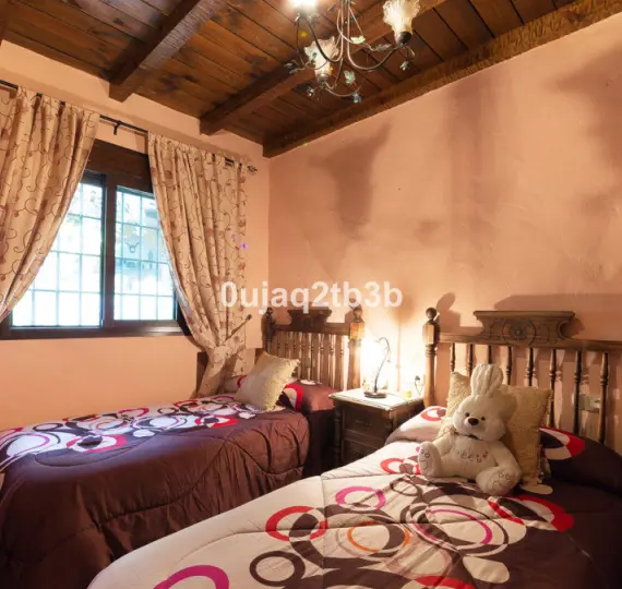 Venta de finca - cortijo en Cortes de la Frontera