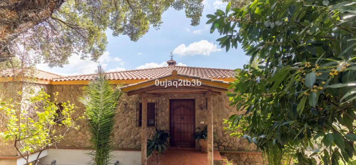 Venta de finca - cortijo en Cortes de la Frontera 2