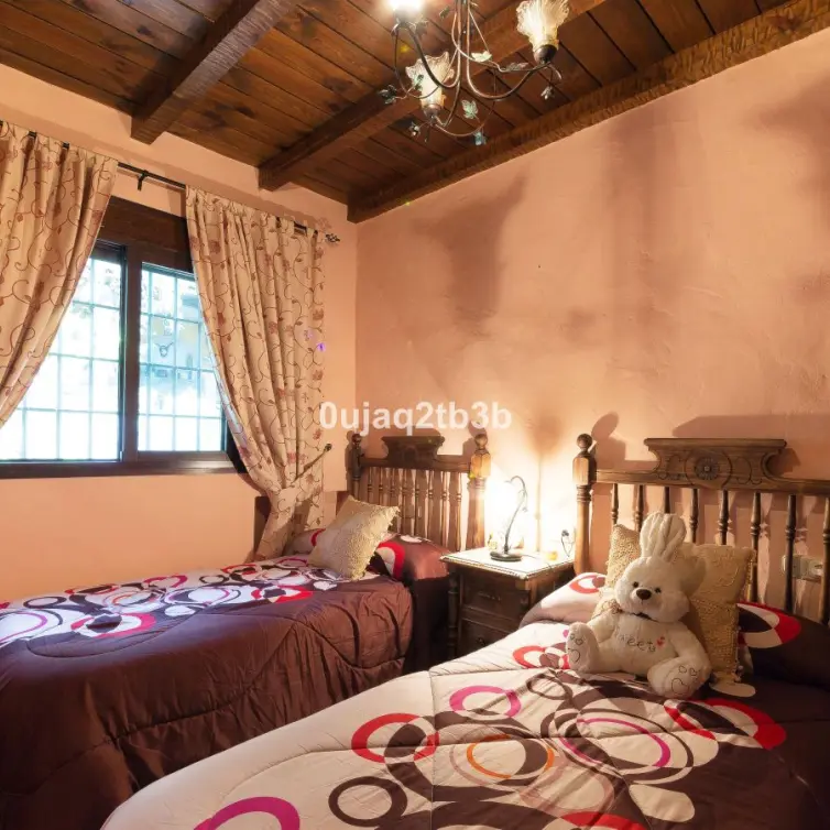 Venta de finca - cortijo en Cortes de la Frontera