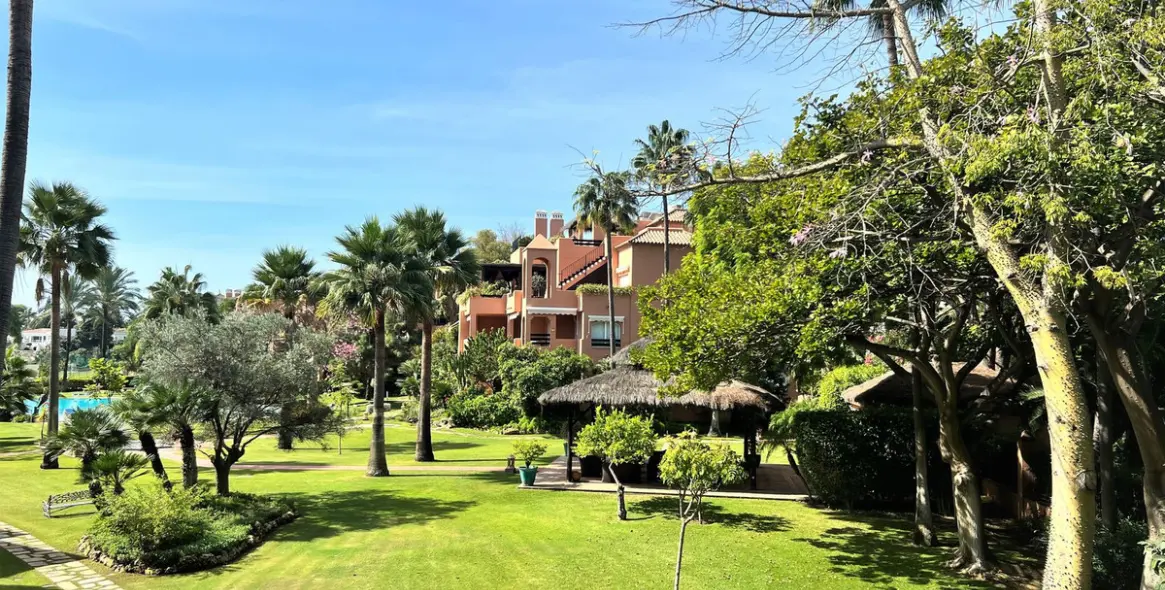 Long-term rent of middle floor apartment in Guadalmina Baja 2