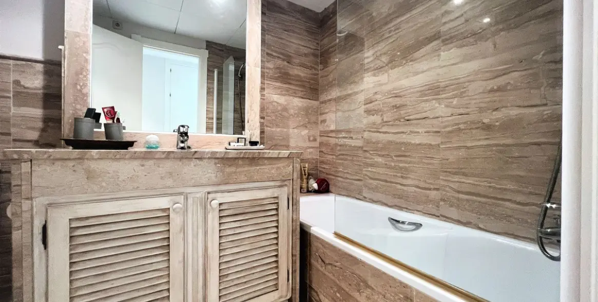 Long-term rent of middle floor apartment in Guadalmina Baja 11