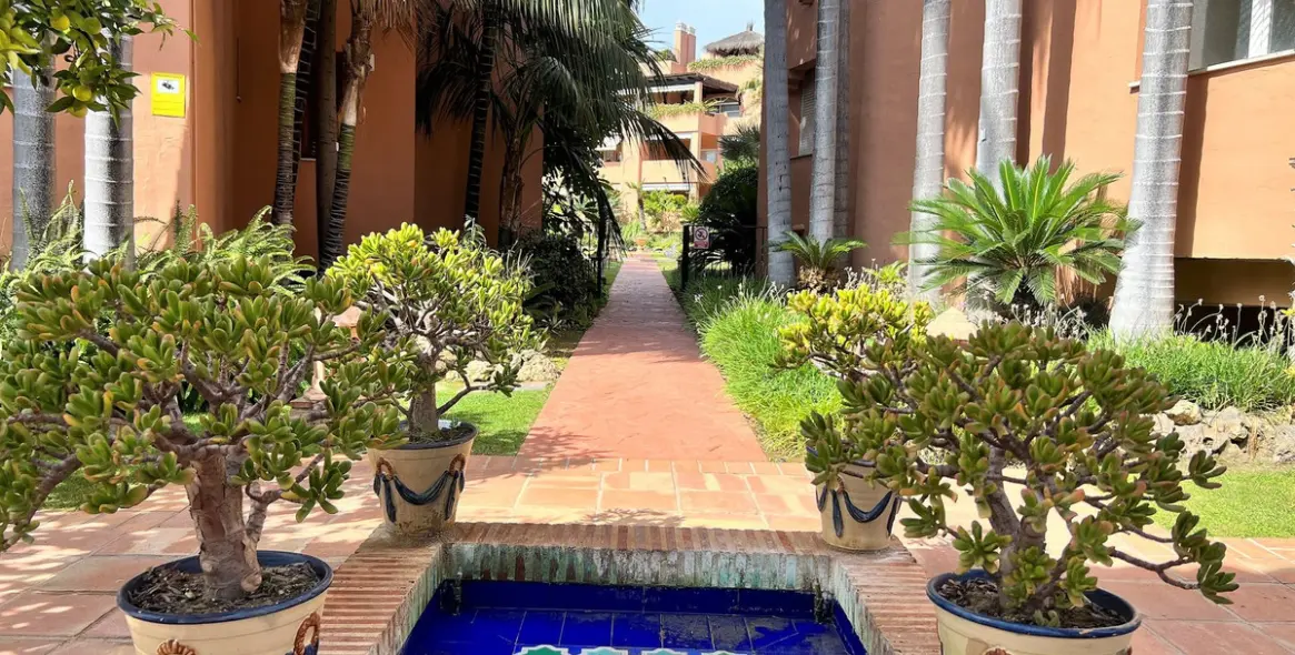 Long-term rent of middle floor apartment in Guadalmina Baja 20