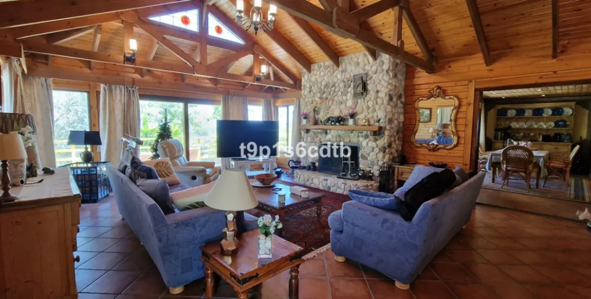 Продажа  отдельно стоящей виллы в Monda 6