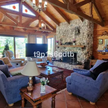 Продажа  отдельно стоящей виллы в Monda