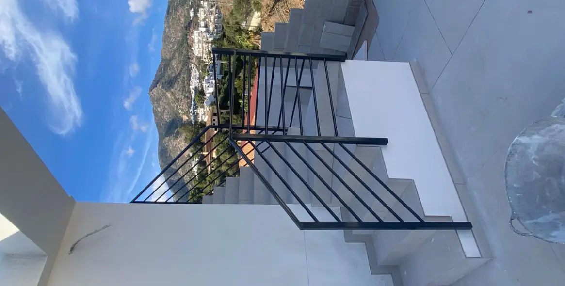 Продажа  отдельно стоящей виллы в Mijas 19