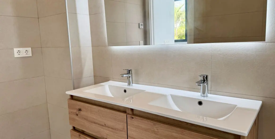 Sale of detached villa in Mijas 34