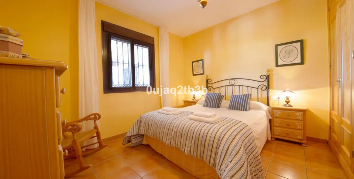 Sale of detached villa in Estepona 14