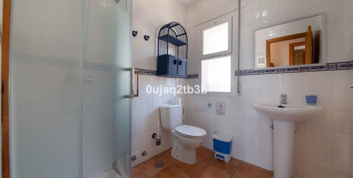 Sale of detached villa in Estepona 21