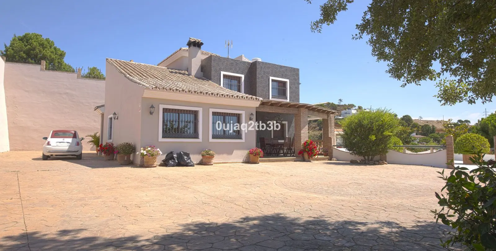 Продажа  отдельно стоящей виллы в Estepona 3