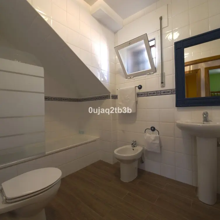 Sale of detached villa in Estepona