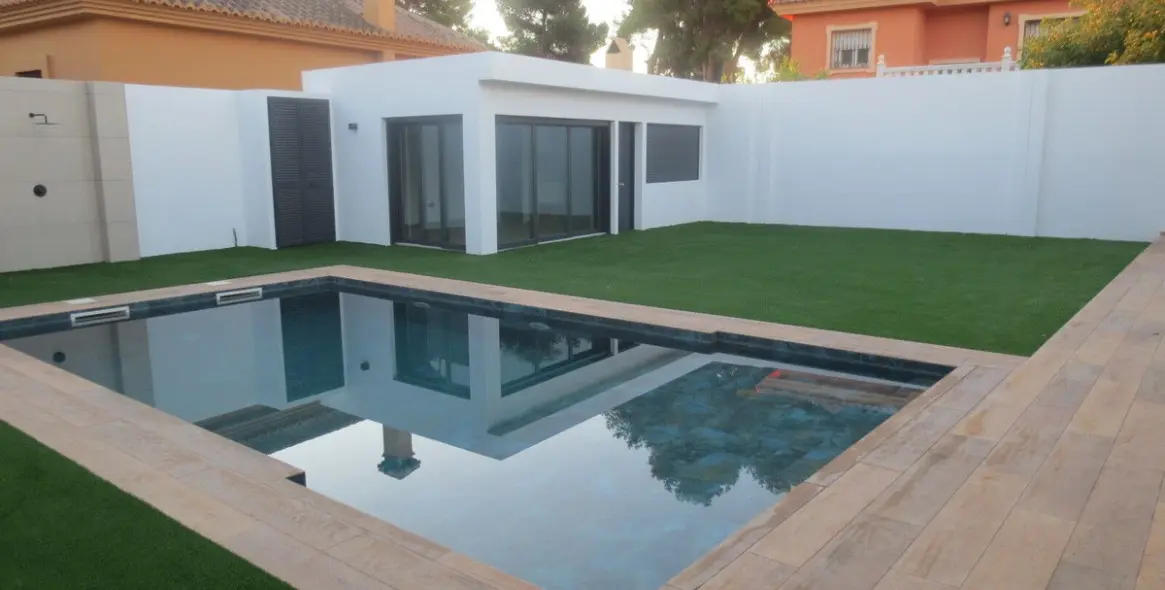 Продажа  отдельно стоящей виллы в El Coto 3