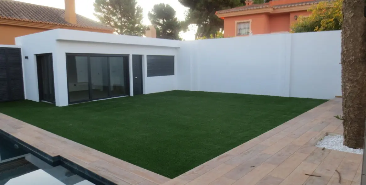 Продажа  отдельно стоящей виллы в El Coto 13