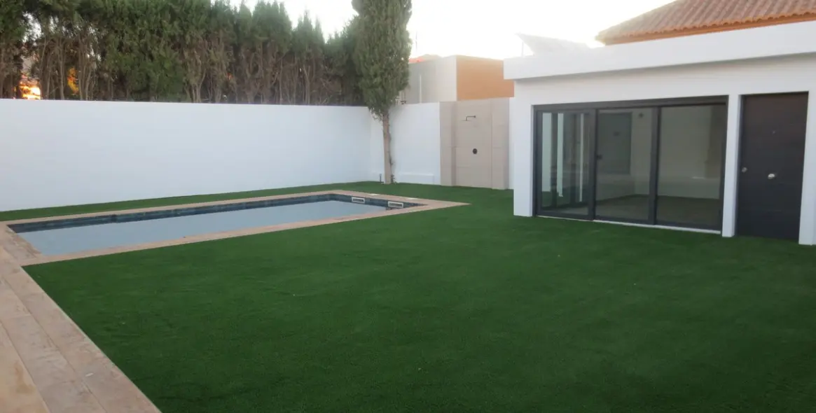 Продажа  отдельно стоящей виллы в El Coto 18