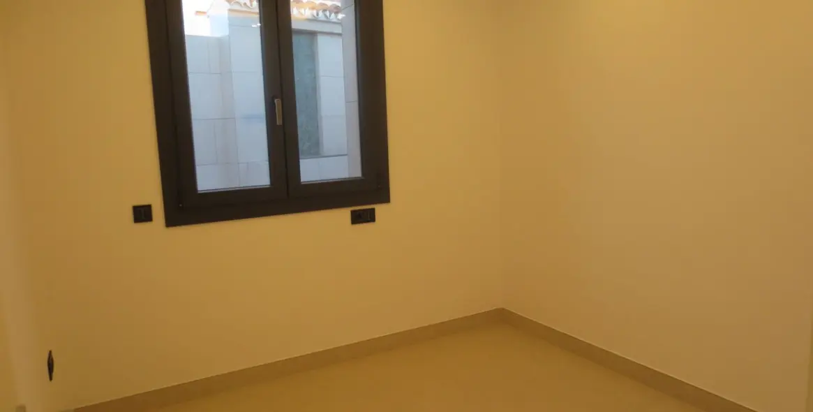 Продажа  отдельно стоящей виллы в El Coto 19