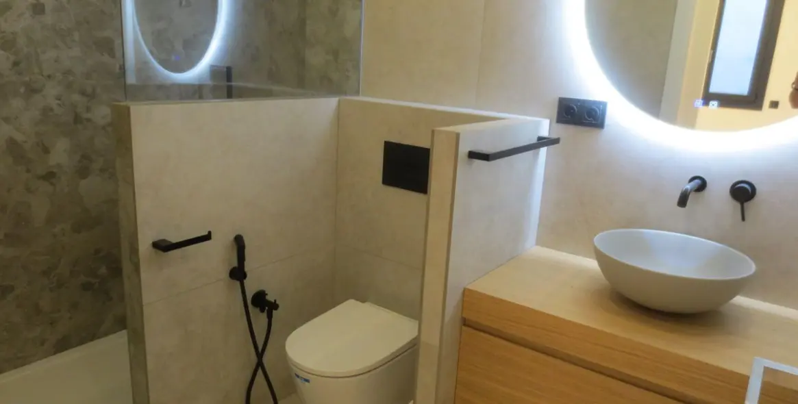 Sale of detached villa in El Coto 22