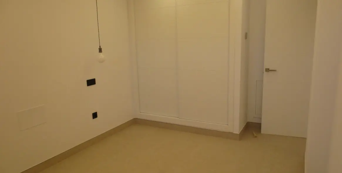 Sale of detached villa in El Coto 24