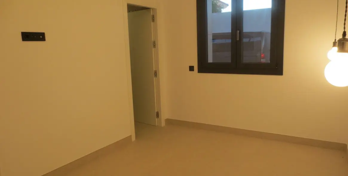 Sale of detached villa in El Coto 25