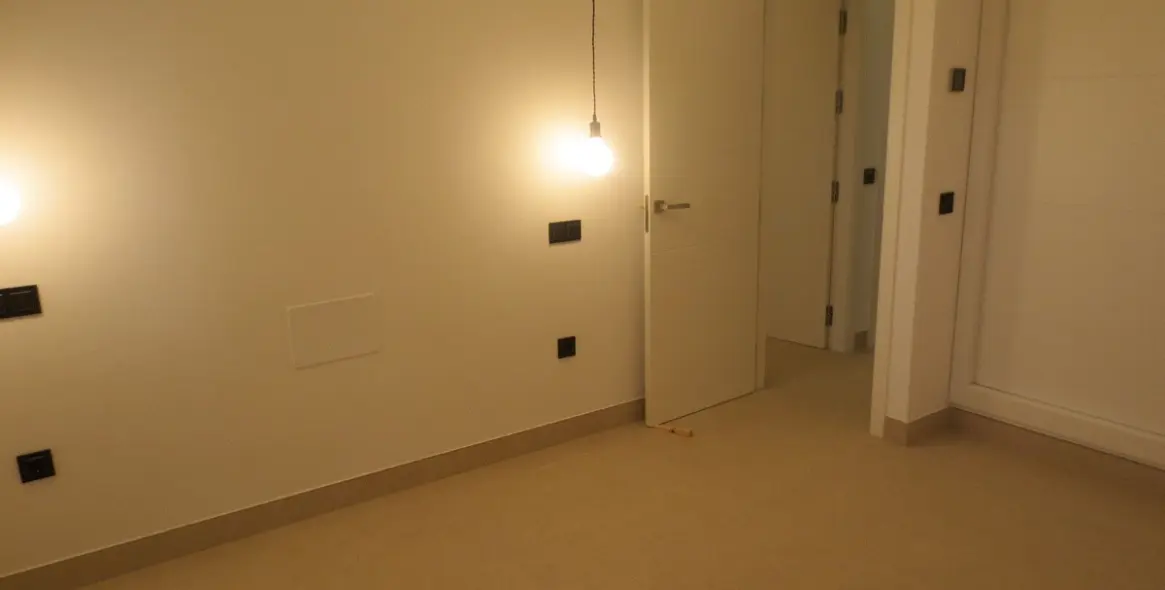 Sale of detached villa in El Coto 27