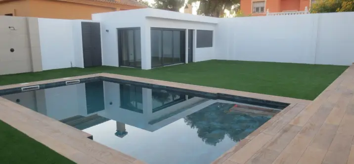 Venta de villa independiente en El Coto 2