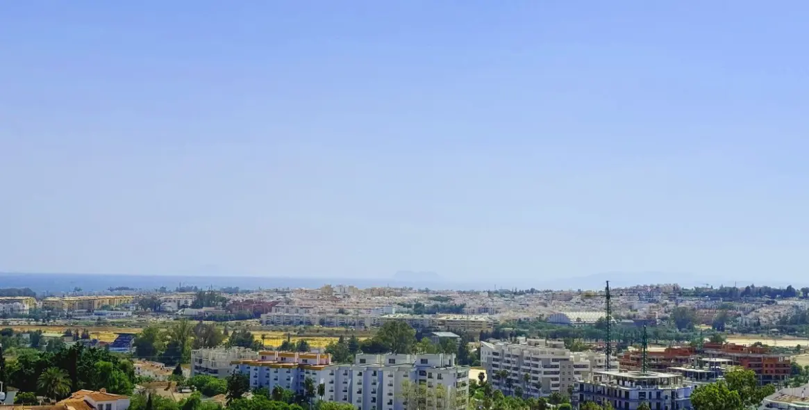 Venta de parcela residencial en Nueva Andalucía 1