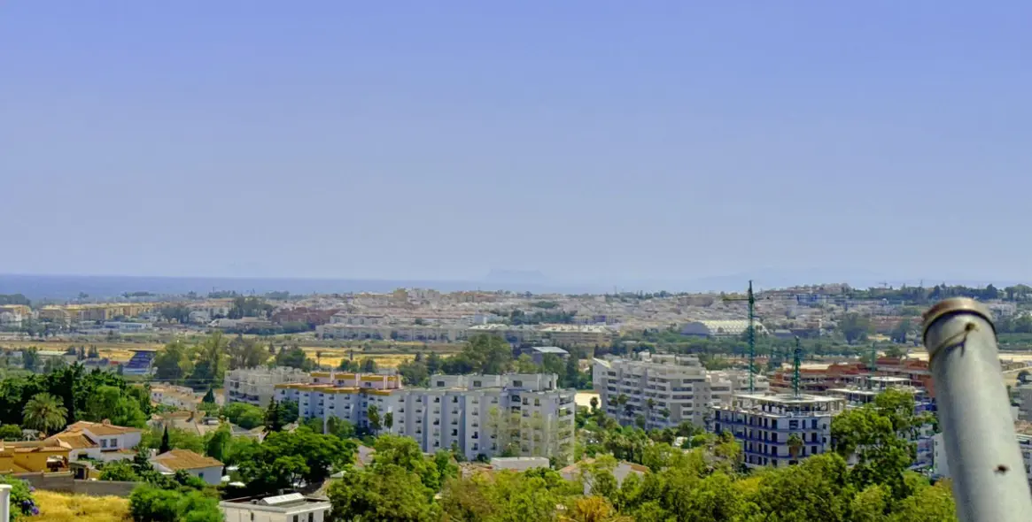 Venta de parcela residencial en Nueva Andalucía 3