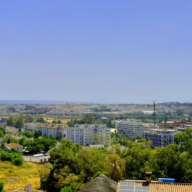 Venta de parcela residencial en Nueva Andalucía