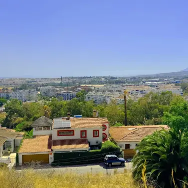 Venta de parcela residencial en Nueva Andalucía