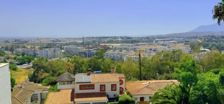 Venta de parcela residencial en Nueva Andalucía 4