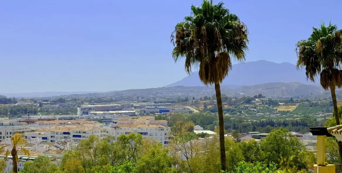 Venta de parcela residencial en Nueva Andalucía 7