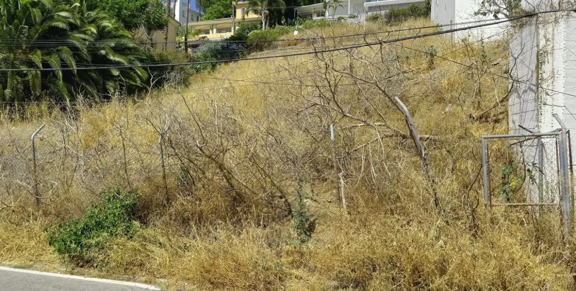 Venta de parcela residencial en Nueva Andalucía 9