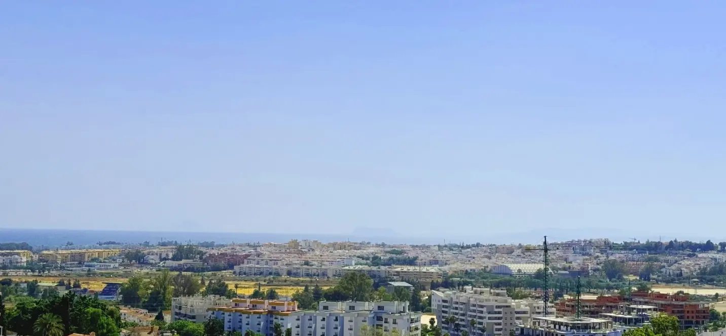 Продажа  жилого участка в Nueva Andalucía 0
