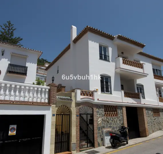 Продажа  отдельно стоящей виллы в Mijas