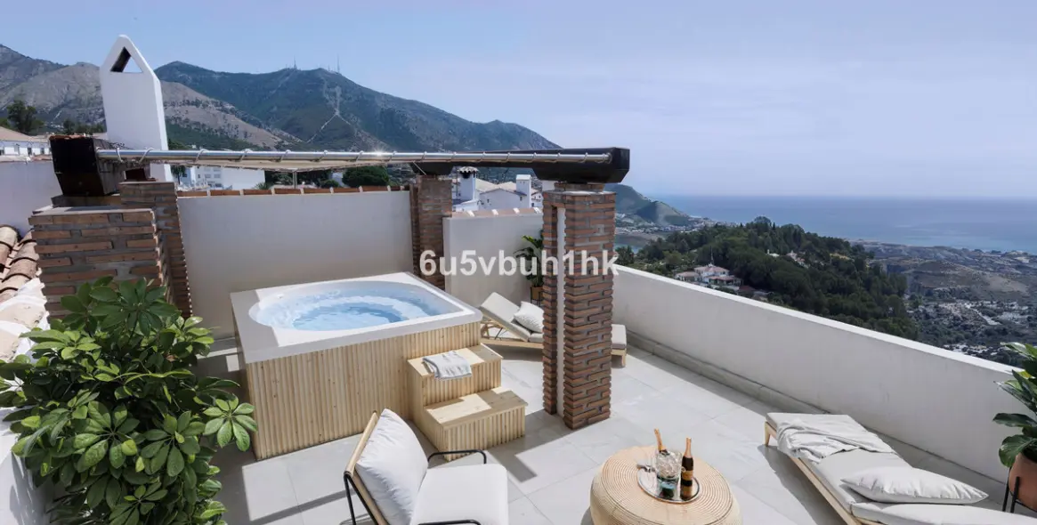Sale of detached villa in Mijas 1