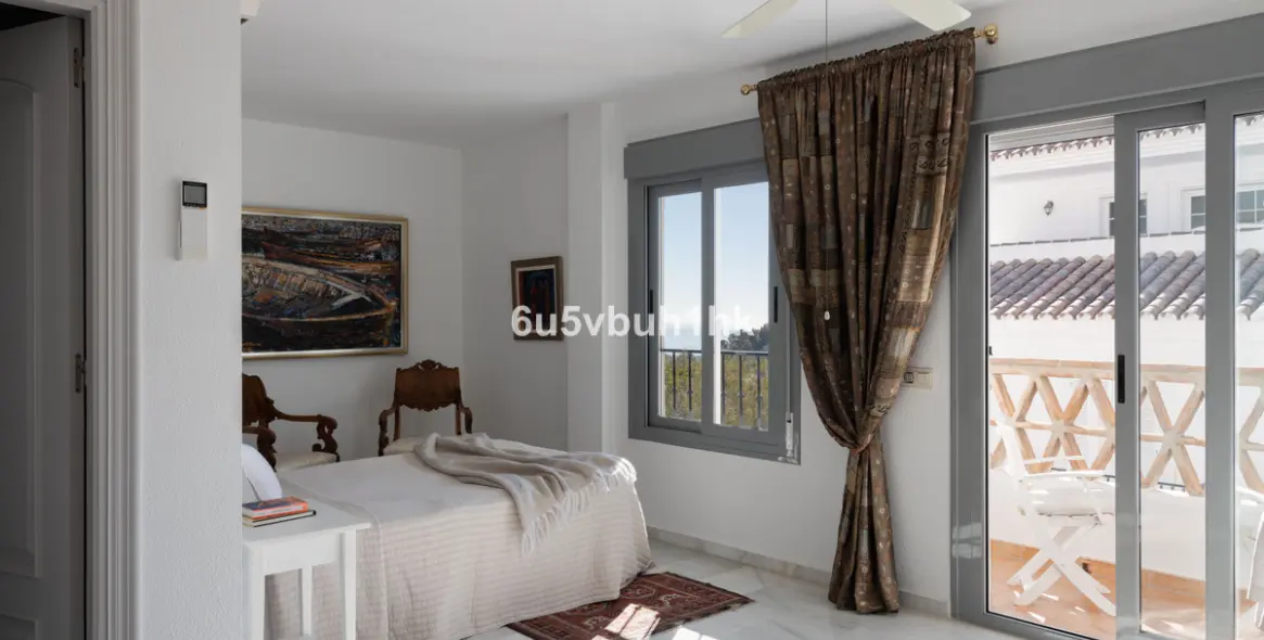 Sale of detached villa in Mijas 10