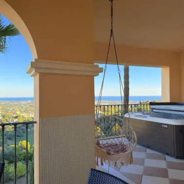 Продажа апартаментов на среднем этаже в Benahavís