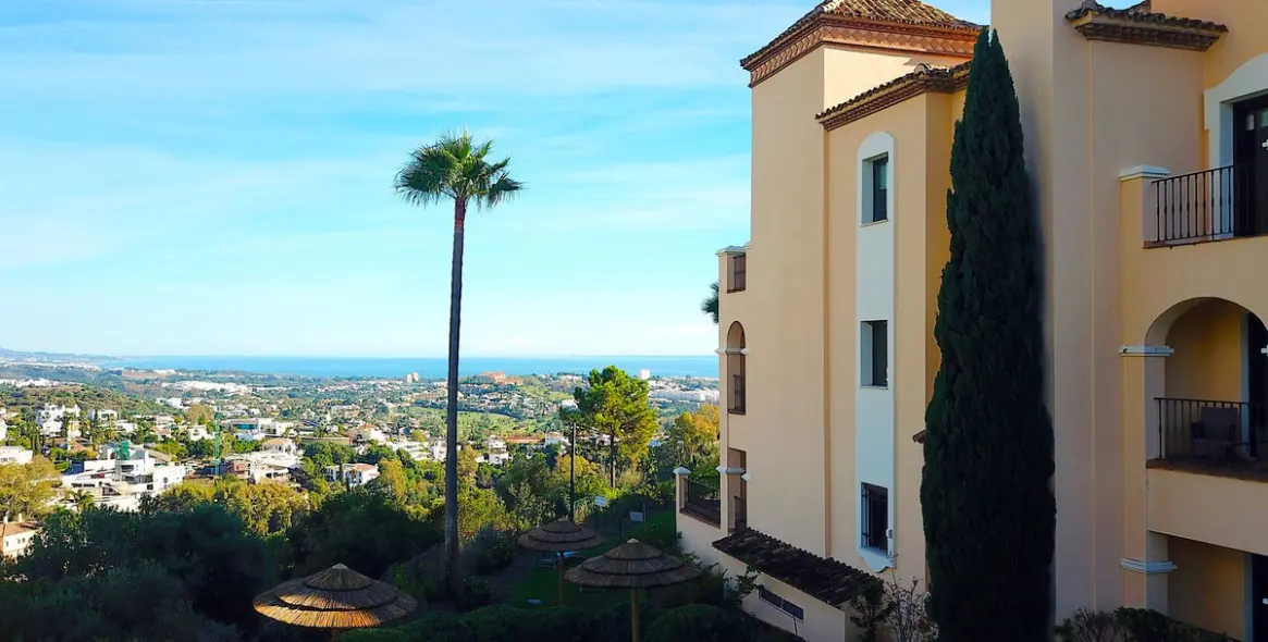 Продажа апартаментов на среднем этаже в Benahavís 3