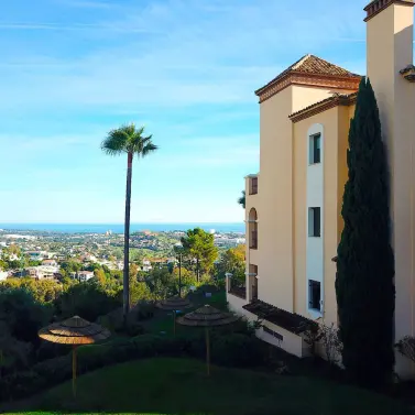 Продажа апартаментов на среднем этаже в Benahavís