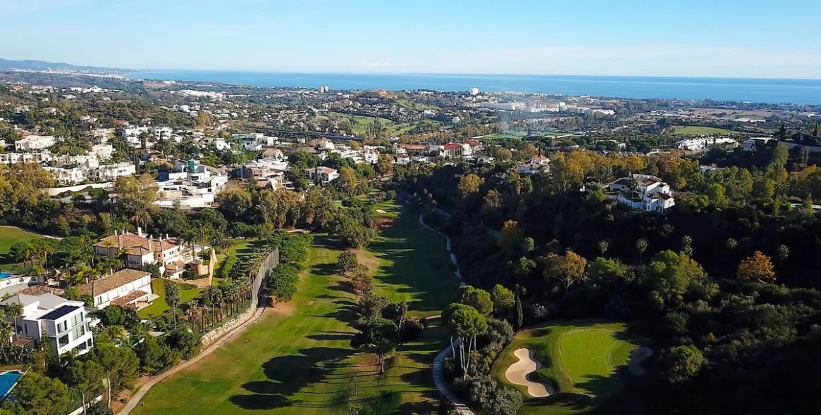 Продажа апартаментов на среднем этаже в Benahavís 5