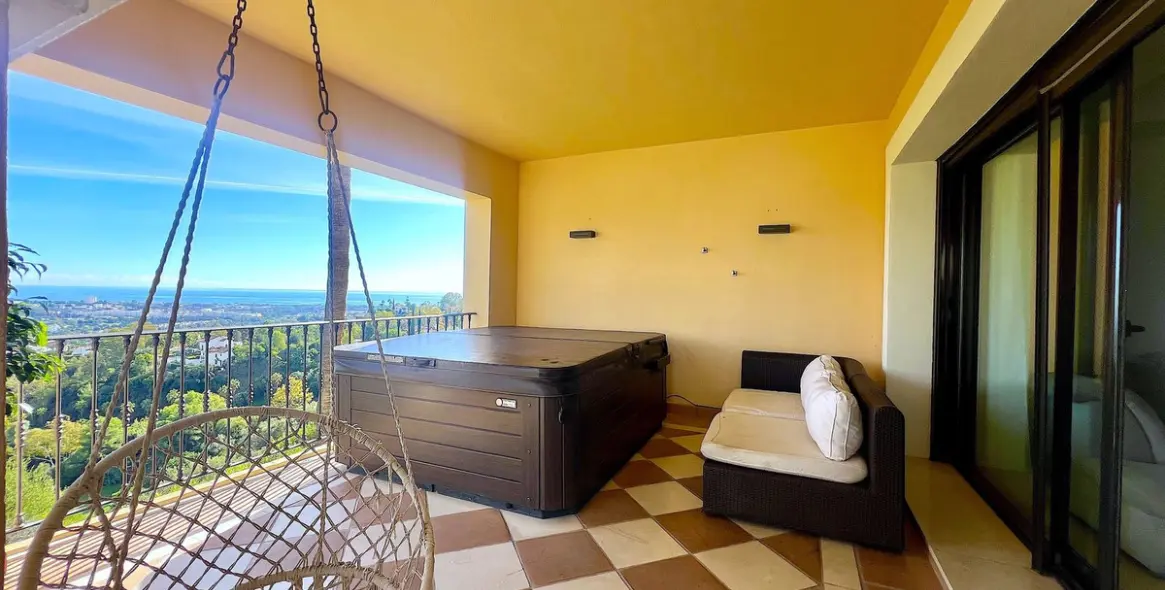 Продажа апартаментов на среднем этаже в Benahavís 25