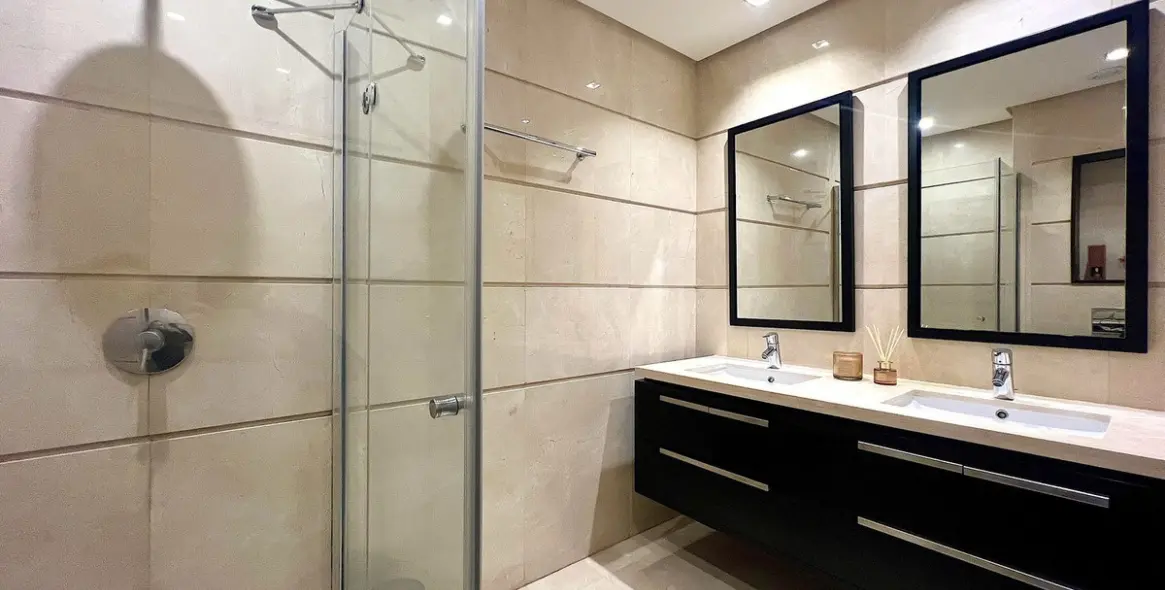 Продажа апартаментов на среднем этаже в Benahavís 45