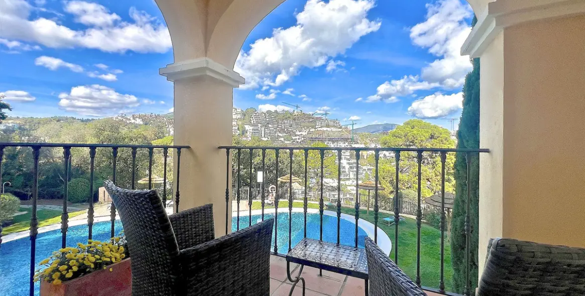 Продажа апартаментов на среднем этаже в Benahavís 48