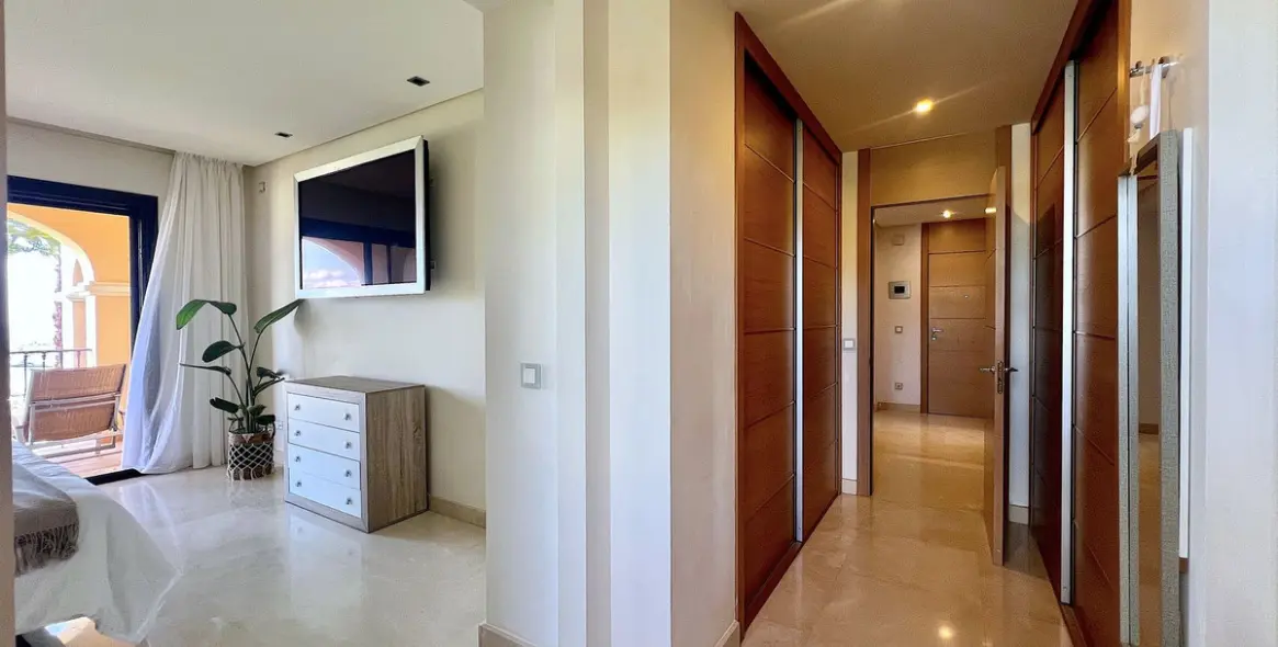 Продажа апартаментов на среднем этаже в Benahavís 59