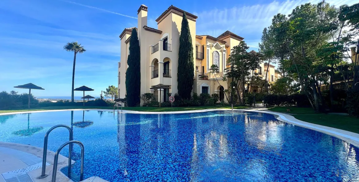 Продажа апартаментов на среднем этаже в Benahavís 62