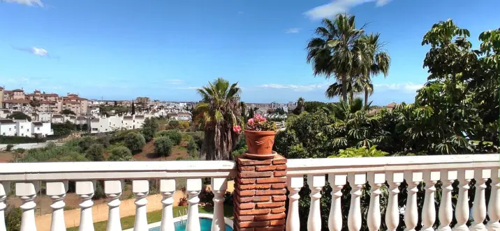 Sale of detached villa in Sierrezuela 3