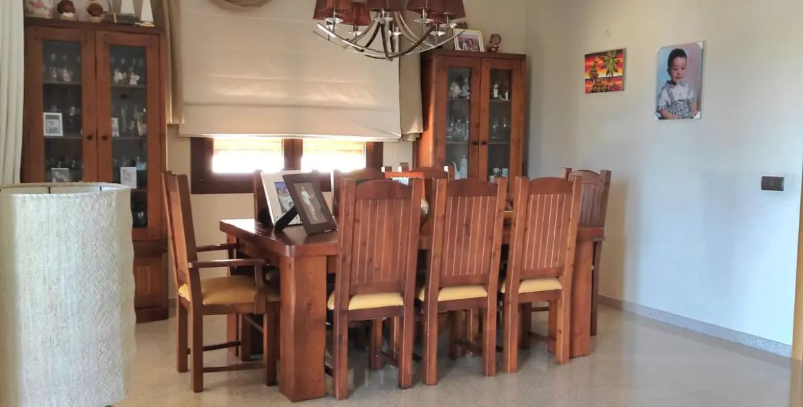 Продажа  отдельно стоящей виллы в Sierrezuela 11