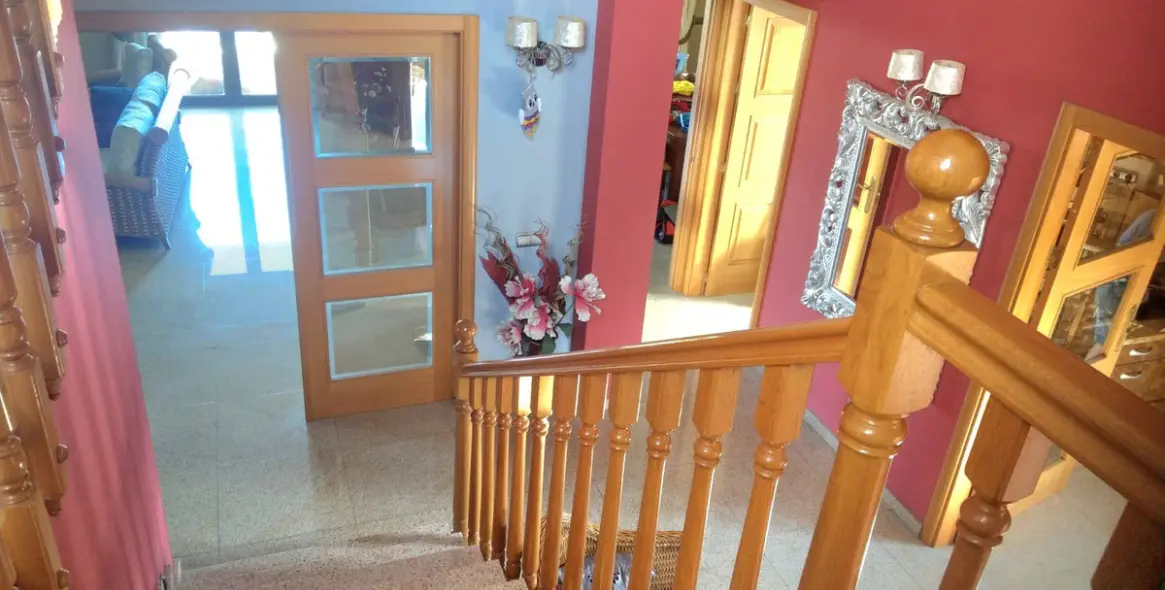 Продажа  отдельно стоящей виллы в Sierrezuela 18