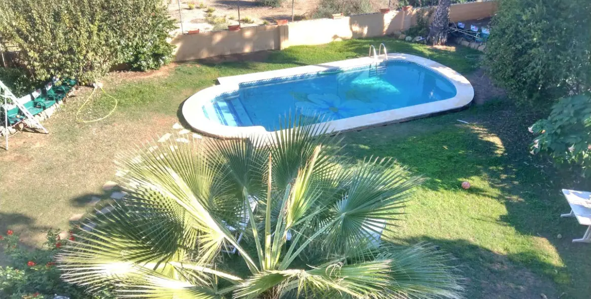 Sale of detached villa in Sierrezuela 26