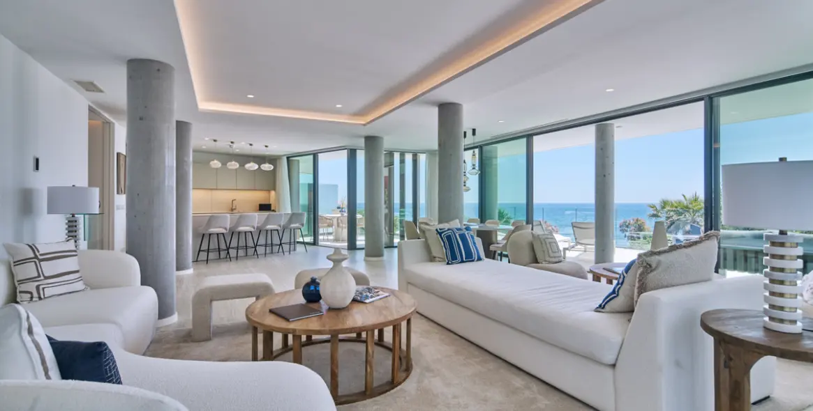 Продажа апартаментов на среднем этаже в Estepona 3